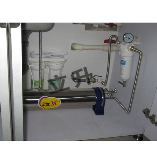 厨房净水器安装 (1)